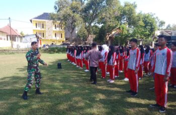 Pelatihan Baris Berbaris oleh Koramil dan Polsek Malo